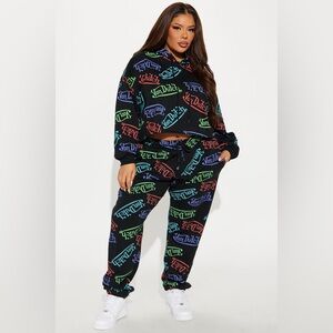 Von Dutch Black Multicolor Logo Jogger Pants Crop Top Set 1X (Top Oversized M)